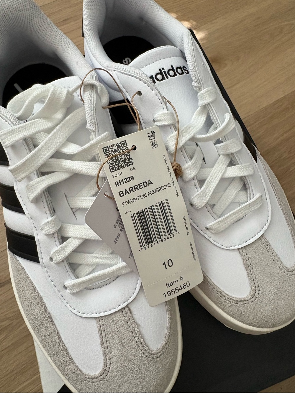 NEW Adidas Barreda lifestyle Court Shoes Women’s Size 10 - Picture 5 of 6